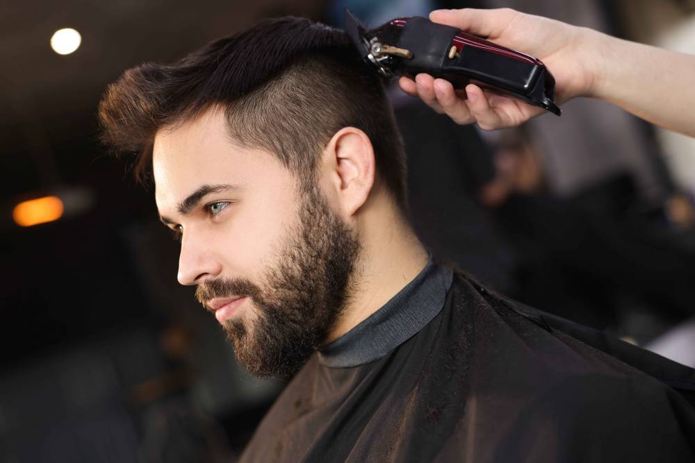 Coupe homme près de Bretagne-de-Marsan